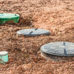 Betonowe zbiorniki na ścieki – jak bezpiecznie użytkować szambo dla wymagających użytkowników